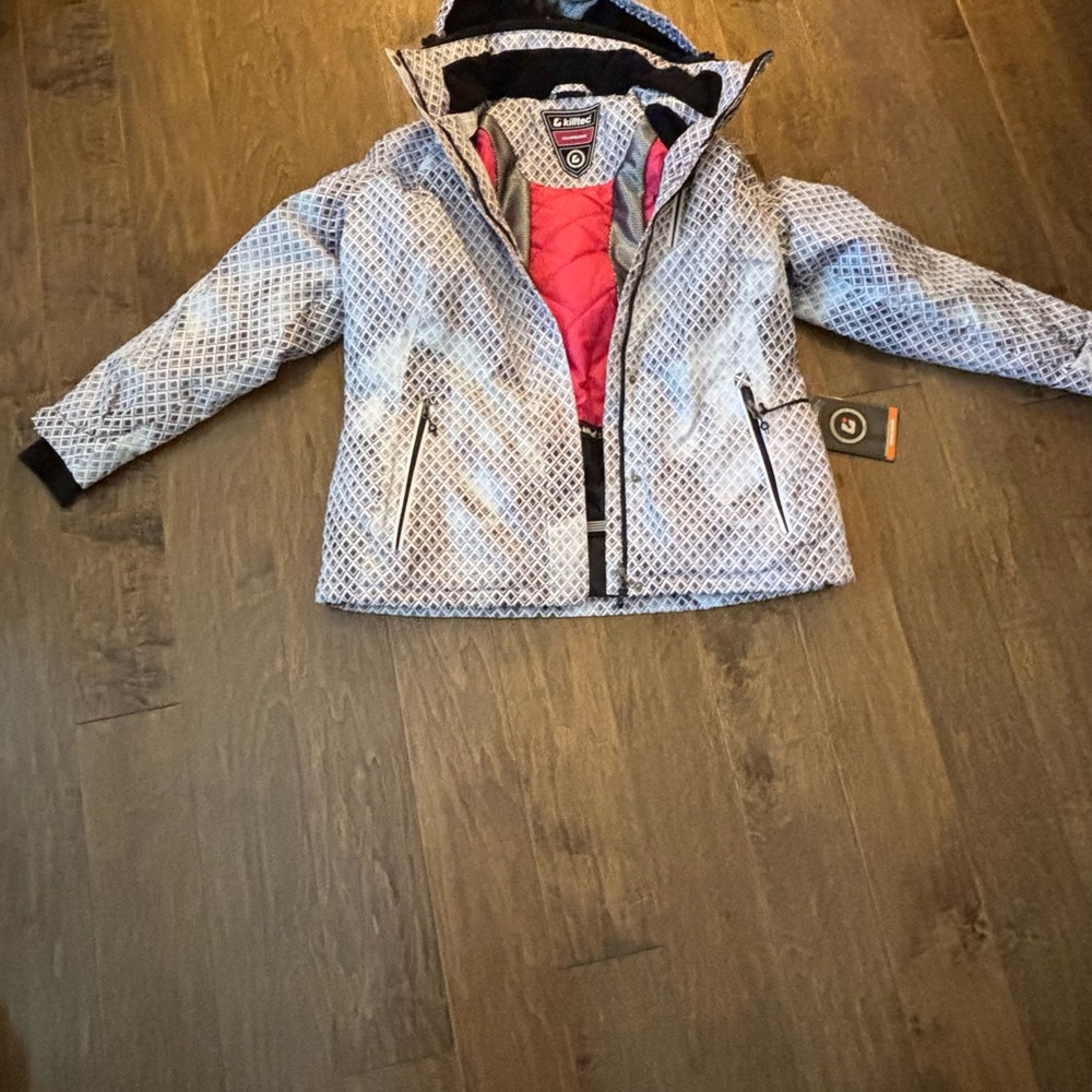 Stylish Women's Ski Jacket with Pink Lining